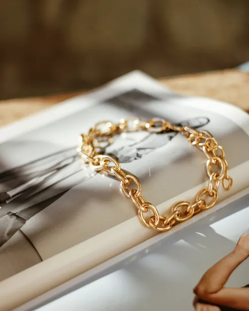 Bracciale a maglie ovali in oro